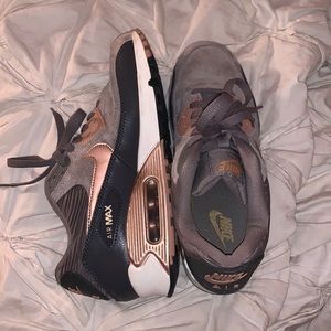 Women’s Air Max 90 LX